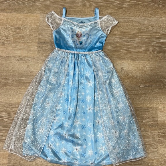 Disney Elsa Nightgown size 5T